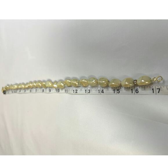 Vintage Faux Pearl Beaded Necklace - Elegant Nuggets Beads with Gold Tone Clasp - Picture 3 of 4